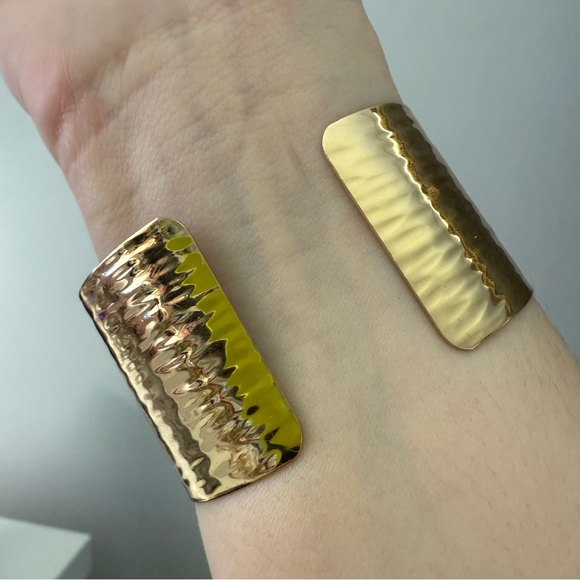 Hammered Gold-Tone Cuff Bracelet – Wide Statement Piece - Picture 4 of 8